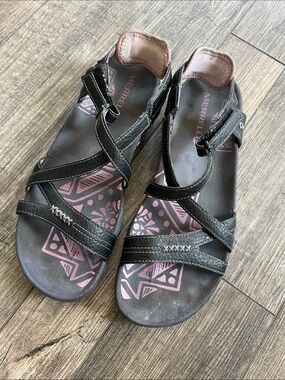 Merrell Women’s Black sandspur Sandals sz8